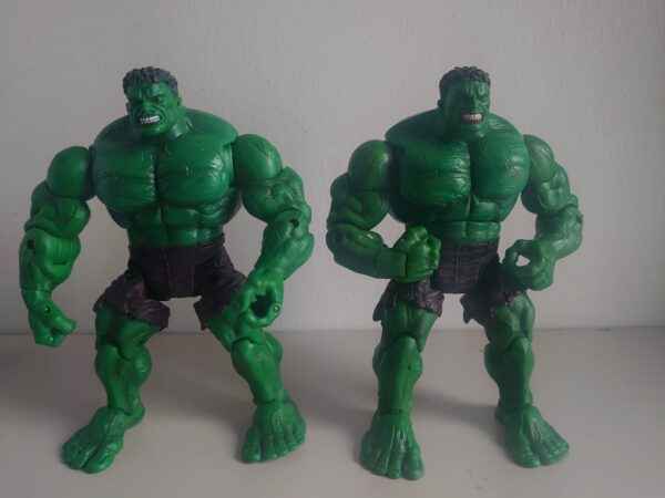 Hasbro 2002 The Incredible Hulk Action Figures X2