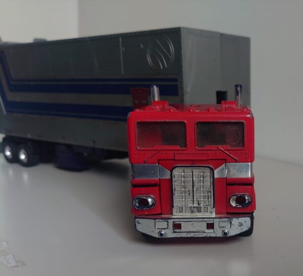 Hasbro Optimus Prime Transformers 1984 Missing Roller and Fists