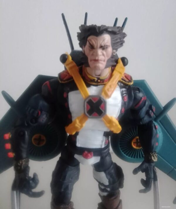 Toybiz X Men Classics Air Strike Wolverine - Image 2